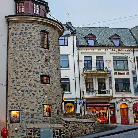 Leilighet Urban - Spacious And Luminous 100 M2 Urban Flat With 3 Large Bedrooms *
