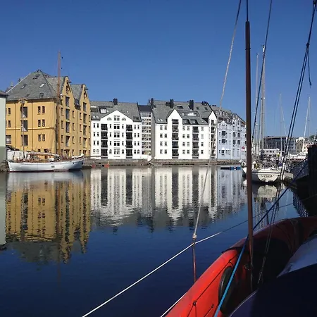 Urban - Spacious And Luminous 100 M2 Urban Flat With 3 Large Bedrooms Ålesund